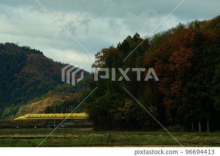 秋天，黃醫師在近江路上奔跑 (東海道新幹線米原 - 岐阜羽島, 2022年11月) 96694413