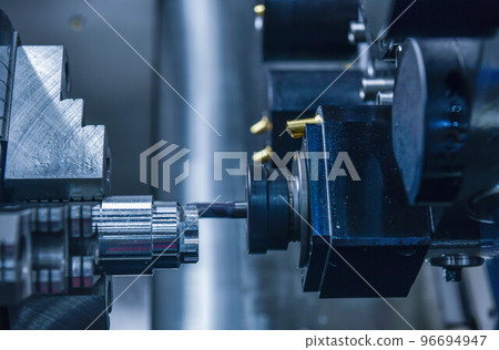 CNC lathe machine cutting the metal screw thread part, The hi-technology parts manufacturing 96694947