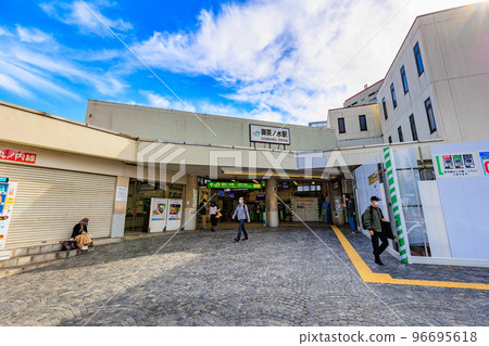 東京都千代田區神田駿河台街景御茶水站（御茶水橋口） 96695618