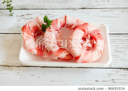 Onion ring pork belly roll 96695834