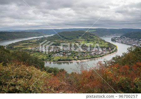 Rhine river loop, Boppard, Rhine Valley, Rhineland-Palatinate, Germany 96700257