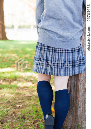 靠在樹上的女孩⑲ 靠在樹上的女孩⑲ 96705688