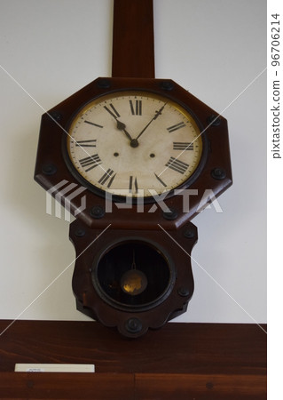 old spring wall clock 96706214