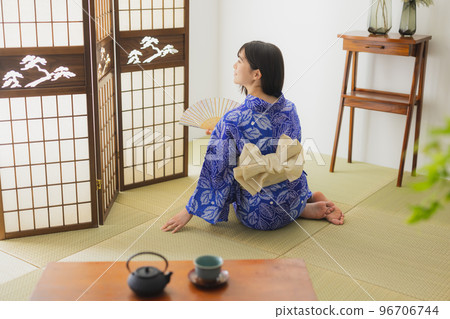 Arimatsu shibori yukata Japanese-style room 96706744