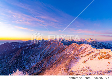 [雪山材料]從圓山莊看到的Yarigatake山[長野縣] 96707973