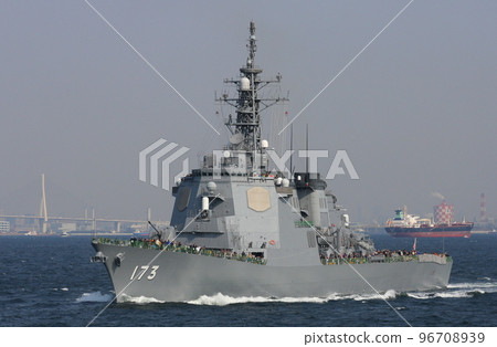 宙斯盾艦DDG-173“金剛號”進行中 96708939