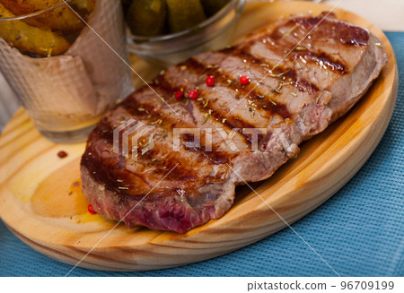 Juicy beef with herbs Juicy beef with herbs 96709199