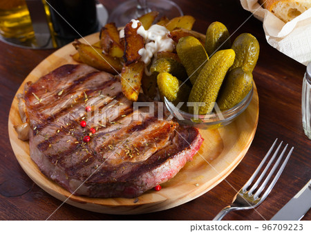 Beef strip steak Beef strip steak 96709223