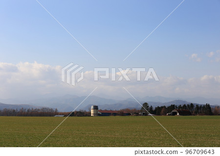Scenery with farms in the Tokachi region of Hokkaido 96709643