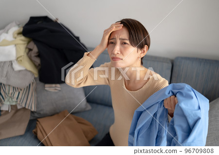 Elimination woman 96709808