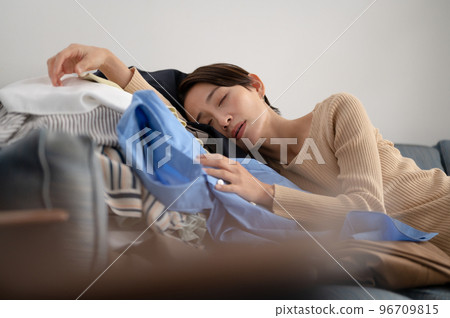 Elimination woman Elimination woman 96709815