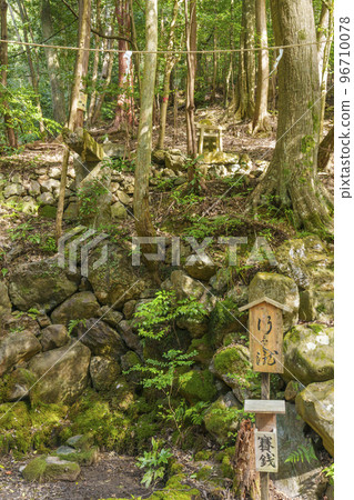 Gyojinataki Falls (within the precincts of Sudou Shrine) Gyojinataki Falls (within the precincts of Sudou Shrine) 96710078