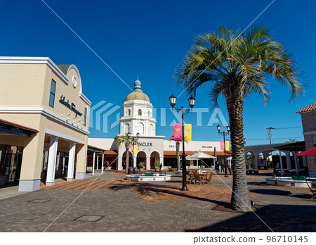 Kobe Sanda Premium Outlets 96710145