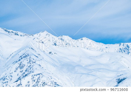 冬季登山登山(眺望白馬三山) 冬季登山登山(眺望白馬三山) 96711608