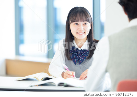 High school students studying with friends "LINK FOREST" shooting cooperation 96712173