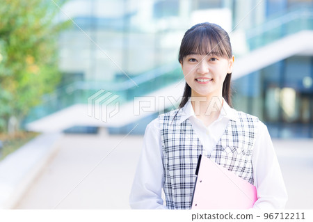 身穿醫療職員制服的女性肖像攝影合作“LINK FOREST” 96712211