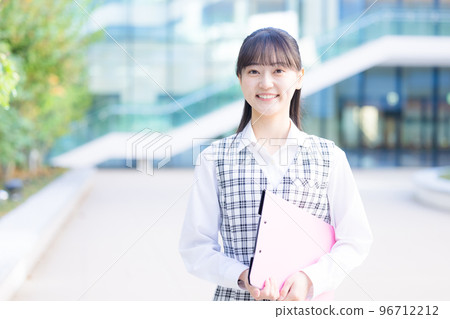 身穿醫療職員制服的女性肖像攝影合作“LINK FOREST” 96712212