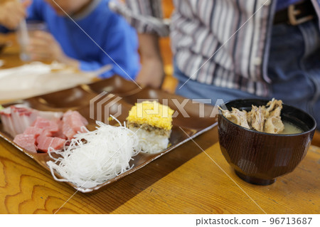 在港口城市西海觀光吃到飽的午餐 96713687