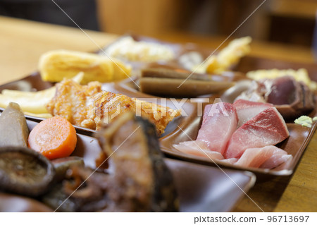 Eating out All-you-can-eat lunch in a port town Saikai Kanko Eating out All-you-can-eat lunch in a port town Saikai Kanko 96713697