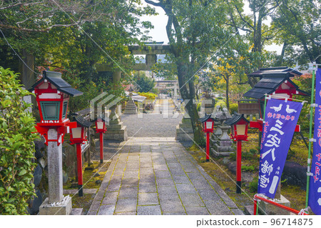 Precincts of Miyake Hachimangu Shrine (Kamitakano, Sakyo Ward, Kyoto City) Precincts of Miyake Hachimangu Shrine (Kamitakano, Sakyo Ward, Kyoto City) 96714875