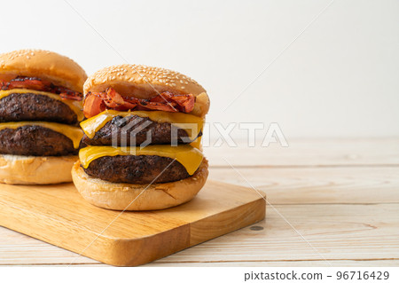 hamburger or beef burgers with cheese and bacon hamburger or beef burgers with cheese and bacon 96716429