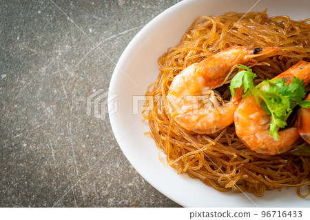 Casseroled or Baked Shrimp with Glass Noodles Casseroled or Baked Shrimp with Glass Noodles 96716433