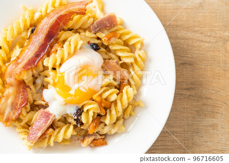 carbonara fusilli pasta spicy bacon 96716605