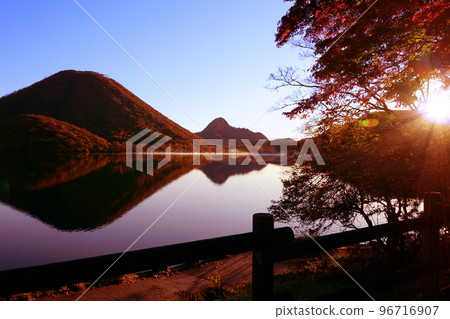 秋天湖榛名 秋天湖榛名 96716907