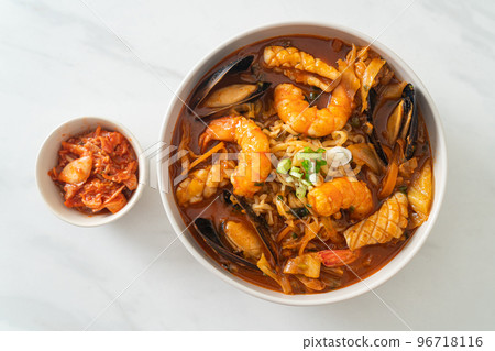 Jjamppong -  Korean Seafood Noodle Soup 96718116