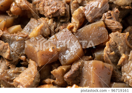 燉牛肉。 96719161