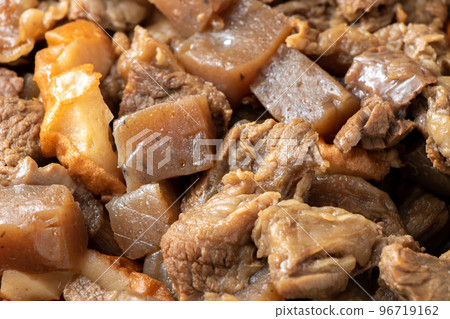 燉牛肉。 96719162
