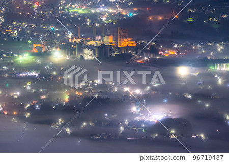 《Saitama Prefecture》 Chichibu・Fantastic sea of clouds night view 96719487