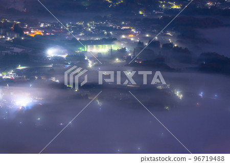 《Saitama Prefecture》 Chichibu・Fantastic sea of clouds night view 96719488