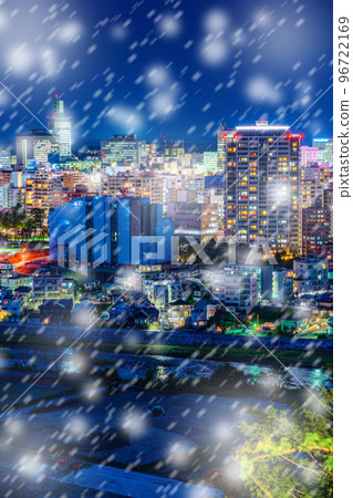 [Winter material] Sendai city night view snow scene image [Miyagi prefecture] 96722169