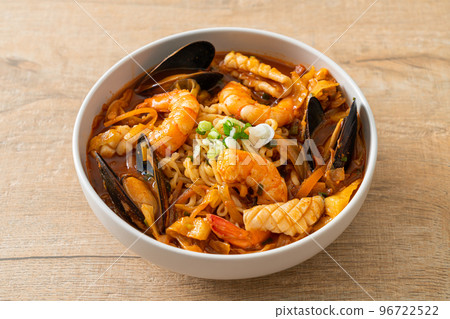 Jjamppong -  Korean Seafood Noodle Soup 96722522