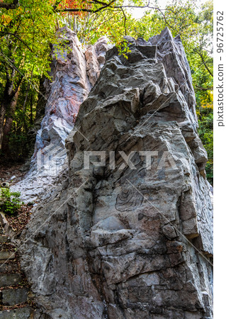 Autumn leaves of the 500 Arhats (Tomigawa Valley) at Daioji Temple [Isahaya City, Nagasaki Prefecture] 96725762