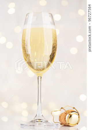 Champagne glass Champagne glass 96727564