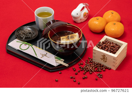 Zenzai with kirimochi and sencha set Zenzai with kirimochi and sencha set 96727621