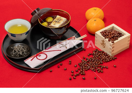 Set of chestnut zenzai with kirimochi and green tea 96727624