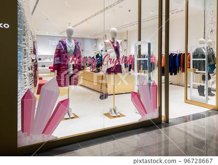Moscow,Russia 12 11 2022 Clothes magazine shop in Paveletskaya plaza station , man, kids and women modern clothes mannequin shopping Moscow,Russia 12 11 2022 Clothes magazine shop in Paveletskaya plaza station , man, kids and women modern clothes mannequin shopping 96728667