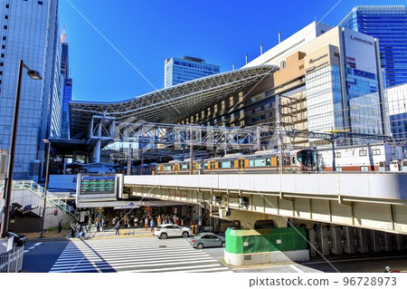 大阪環線323系列列車進出大阪站 大阪環線323系列列車進出大阪站 96728973