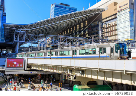 Osaka Loop Line 223 series Kansai Airport Rapid Service and Kishuji Rapid Service departing from and arriving at Osaka Station Osaka Loop Line 223 series Kansai Airport Rapid Service and Kishuji Rapid Service departing from and arriving at Osaka Station 96729038