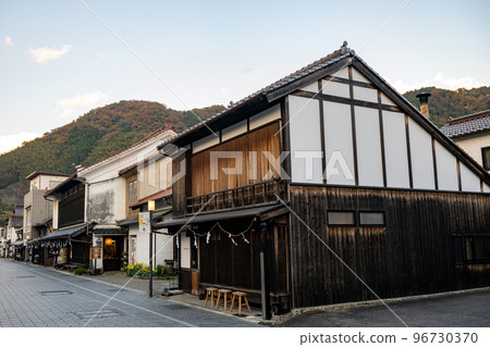 山陰的小京都 津和野的秋日夕陽 96730370