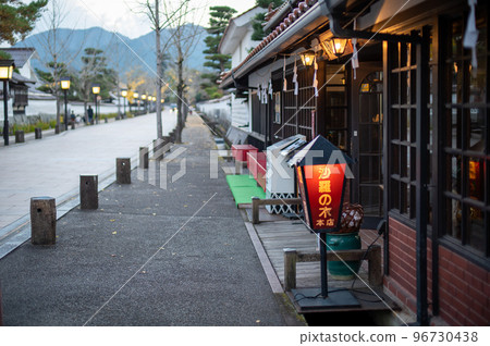 山陰的小京都 津和野的秋日夕陽 96730438