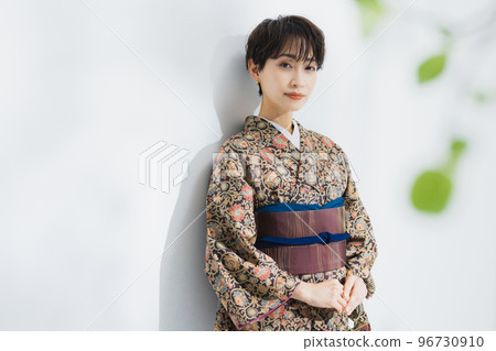 Sarasa komon short hair woman 96730910