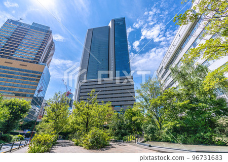 The cityscape of Tokyo in Japan, overlooking the promenade full of greenery in front of Tameike-Sanno Station and the Akasaka Intercity AIR 96731683