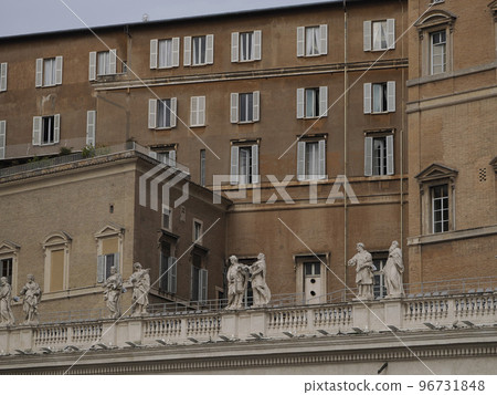 pope frnancis apartment saint peter cathedral vatican city rome exterior view 96731848