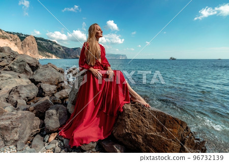 open lace back dress V-NECK PETAL STRAPLESS VELVET MAXI DRESS IN RED | CULT MIA