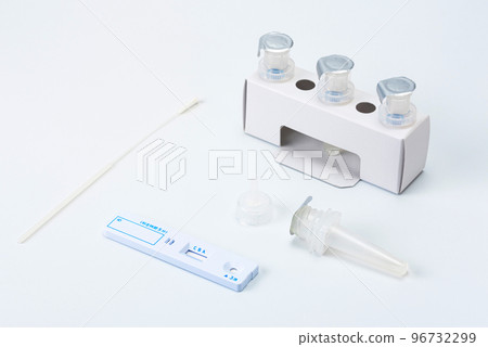 Image of influenza test kit (white background) 96732299
