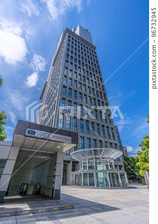 日本東京城市景觀俯瞰山王公園塔和永田町溜池山王站(門口) 日本東京城市景觀俯瞰山王公園塔和永田町溜池山王站(門口) 96732945